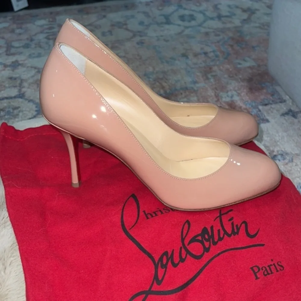 ‼️LOUBOUTIN “simple pump 70 nude patent”‼️ - Picture 1 of 6